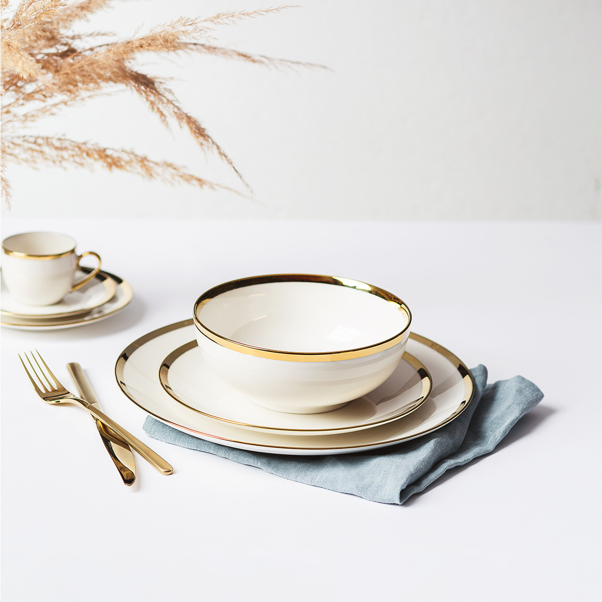 Ensemble de 4 assiettes plates Coupe ø27 cm - FLOW Lunasol avec bord doré