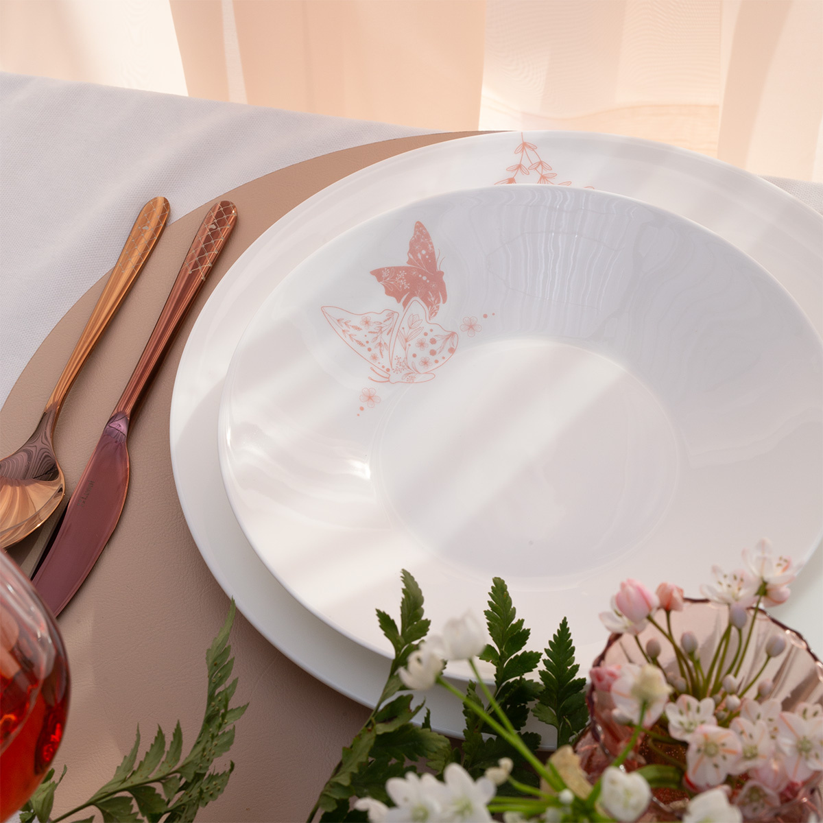 Piatto fondo Butterfly 22 cm | Premium Platinum Easter