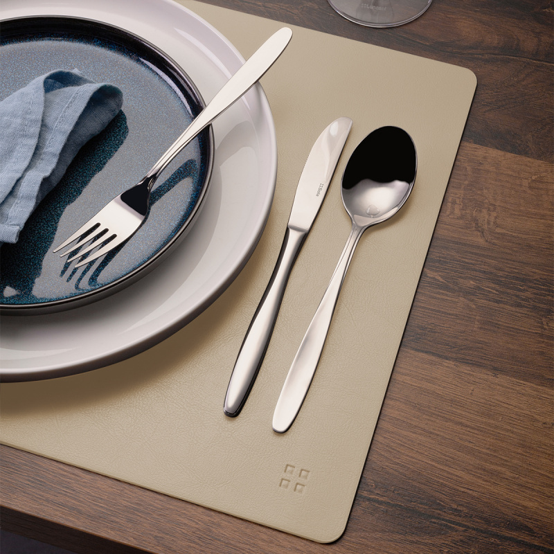 Sand-colored placemat 45 x 32 cm – Elements Ambiente