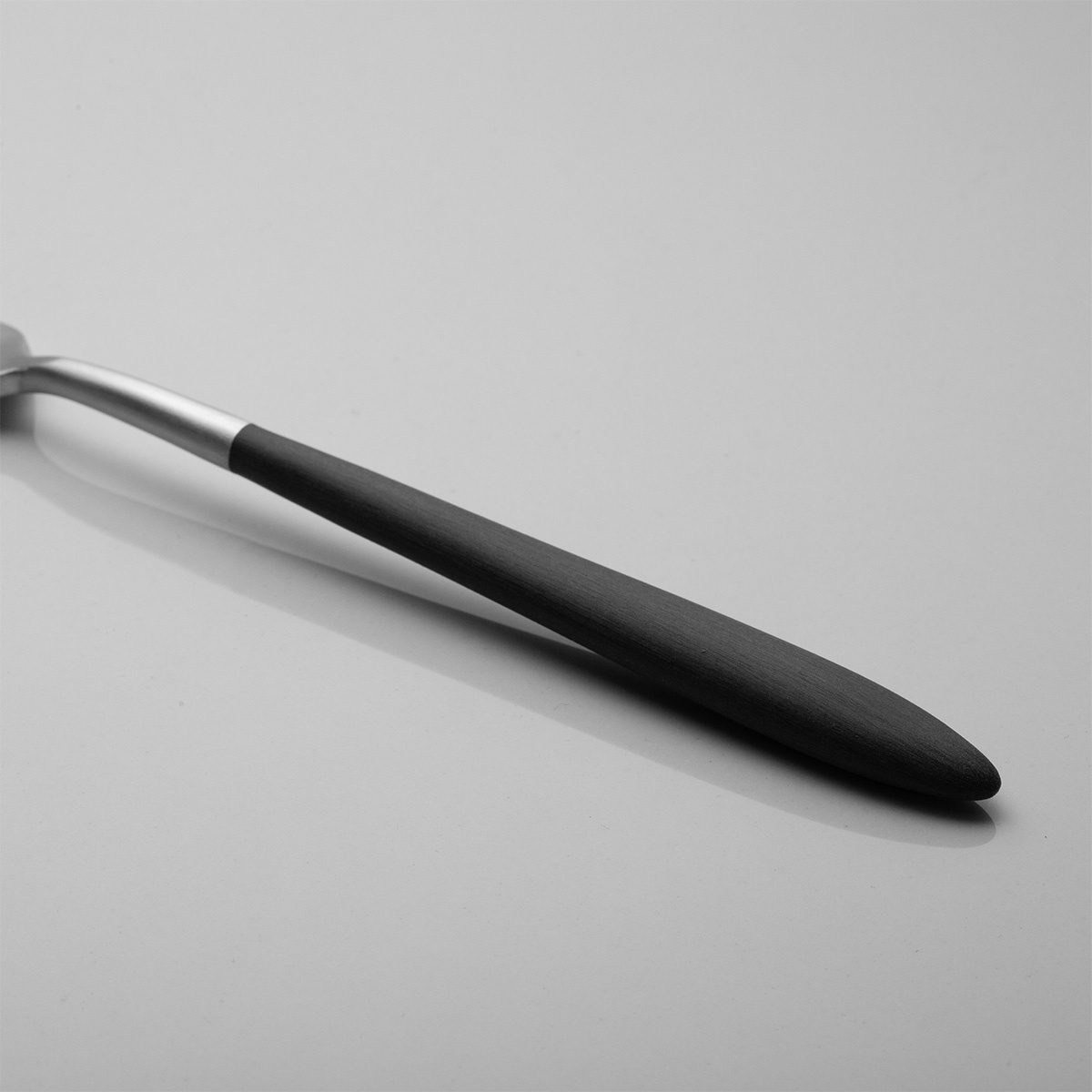 Set posate 24 pezzi - Gaya Exeter con manico grigio-nero