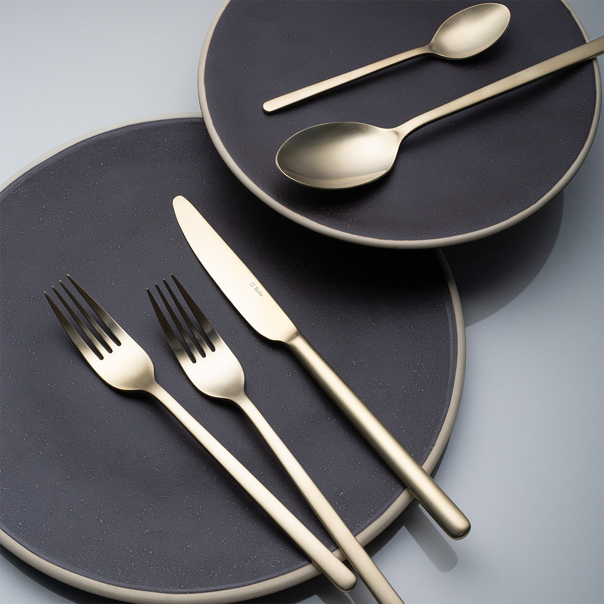 Set di posate 16 pezzi – Samara PVD Champagne nero opaco