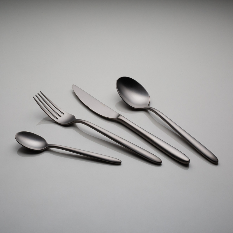 Set di posate 16 pezzi – Gaya Exeter PVD grigio chiaro completamente opaco