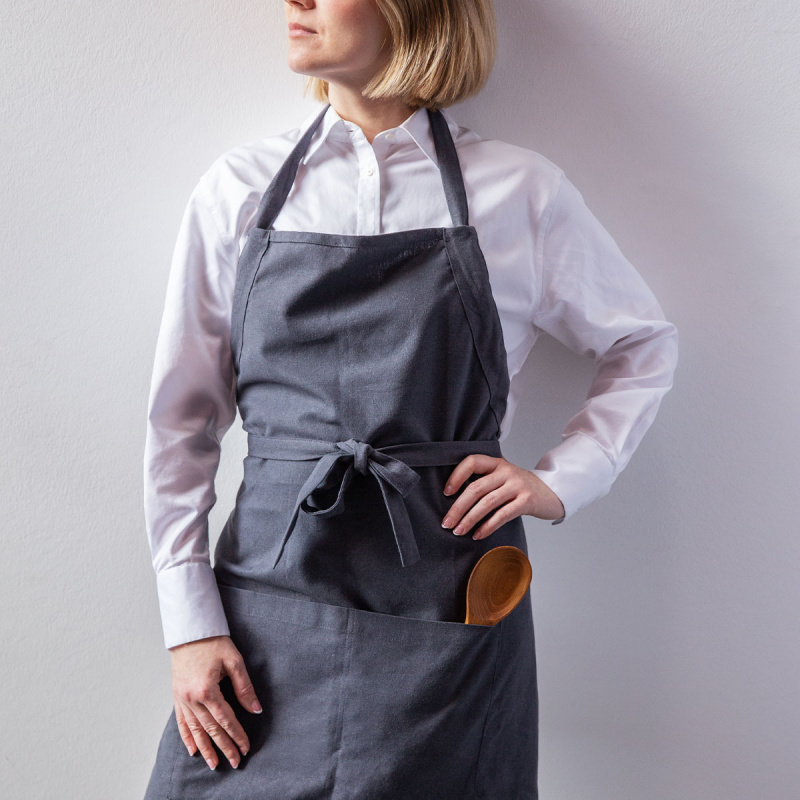 Steel grey cotton apron 70 x 85 cm – Basic Ambiente