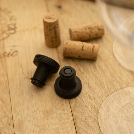 Wine aerator with stand | Lusol