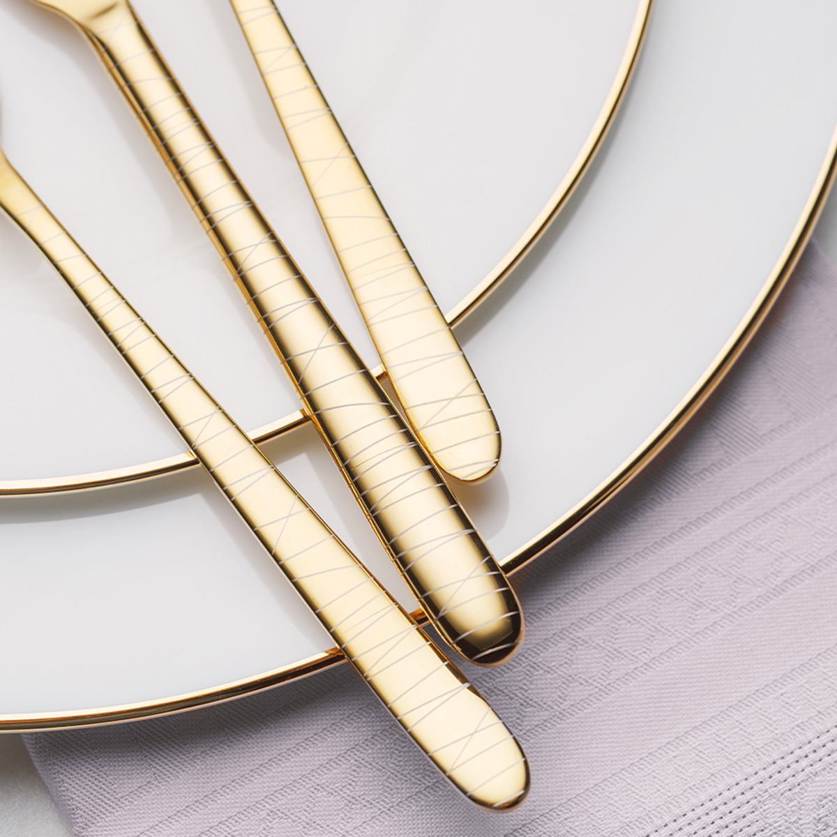 Set di posate 24 pezzi – Montreal PVD oro – Lines