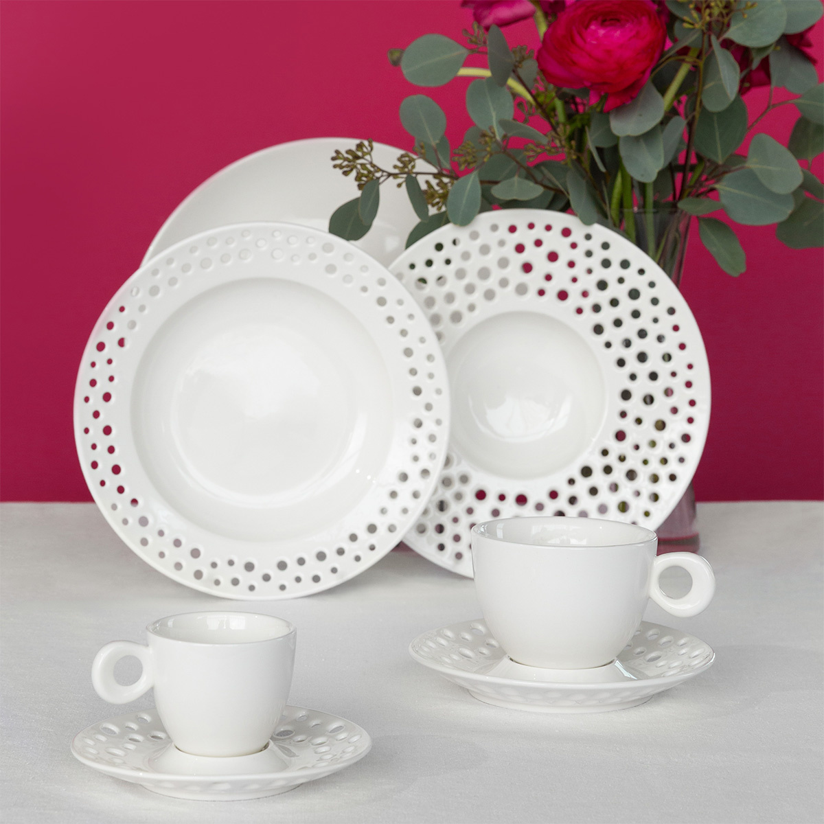 Assiette creuse perforée 23,5 cm - Flow