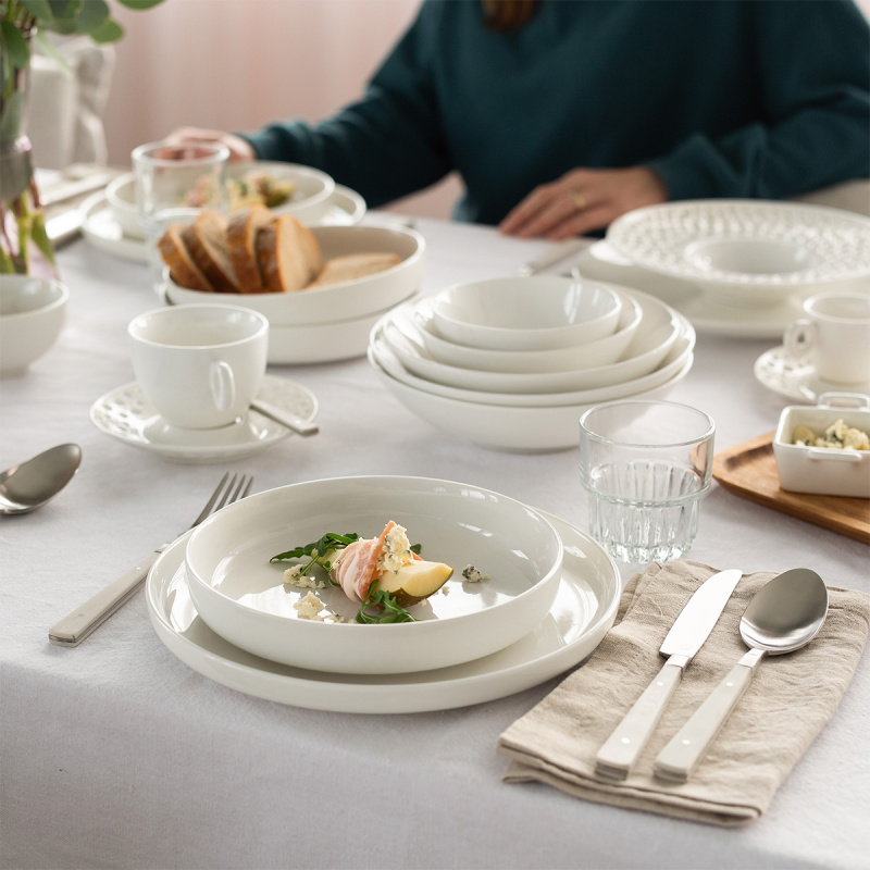Porcelain set, perforated 18 pcs – Flow