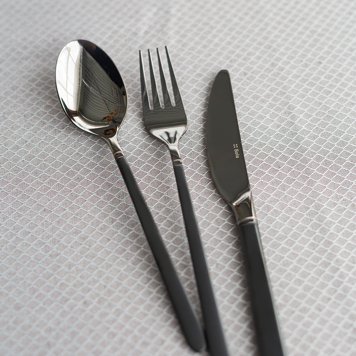 16-Piece Cutlery Set — Porto PVD dark titanium / black sandblasted