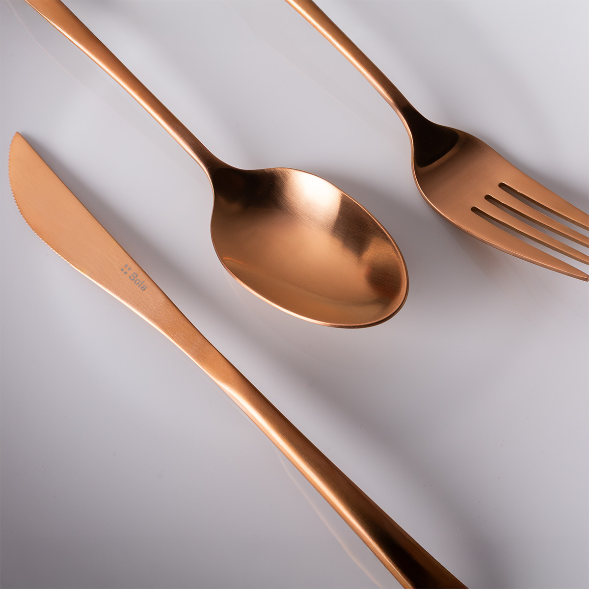 Cutlery set 16 pcs Vivo rose gold | Sola