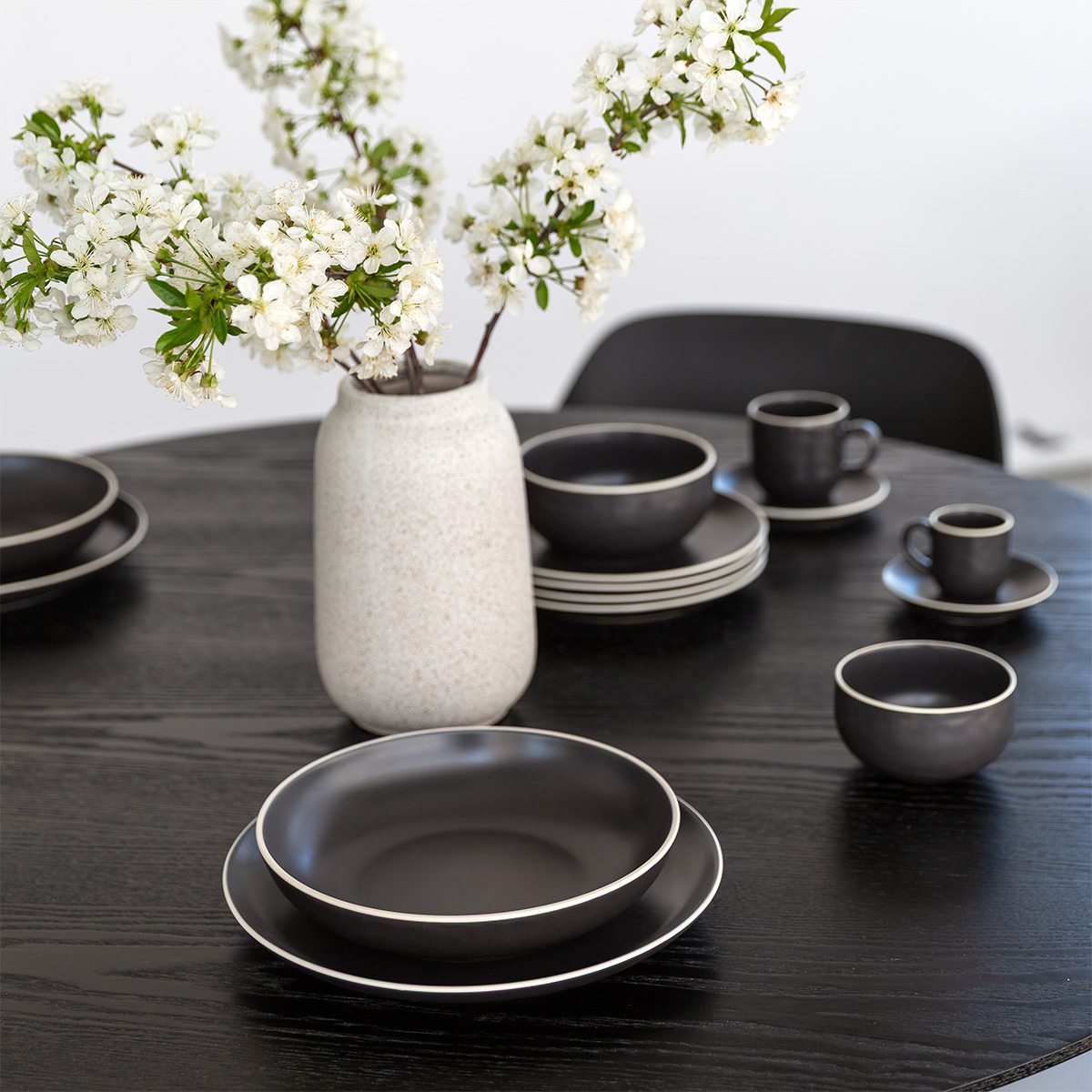 Flat plate 27 cm — Elements Yin & Yang black