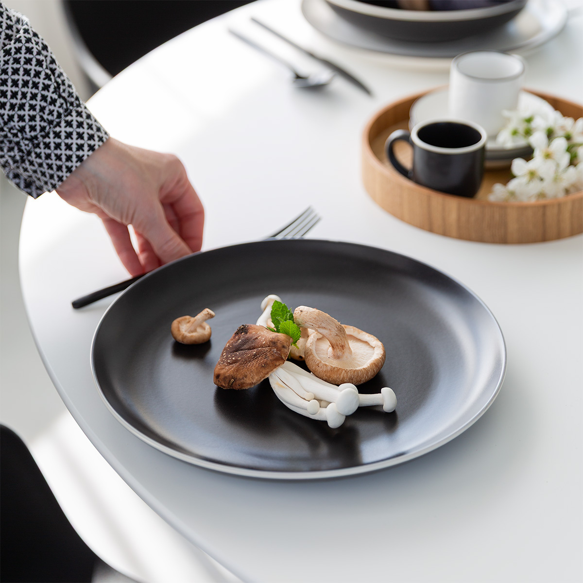Plate set 12 pcs — Elements Yin & Yang black