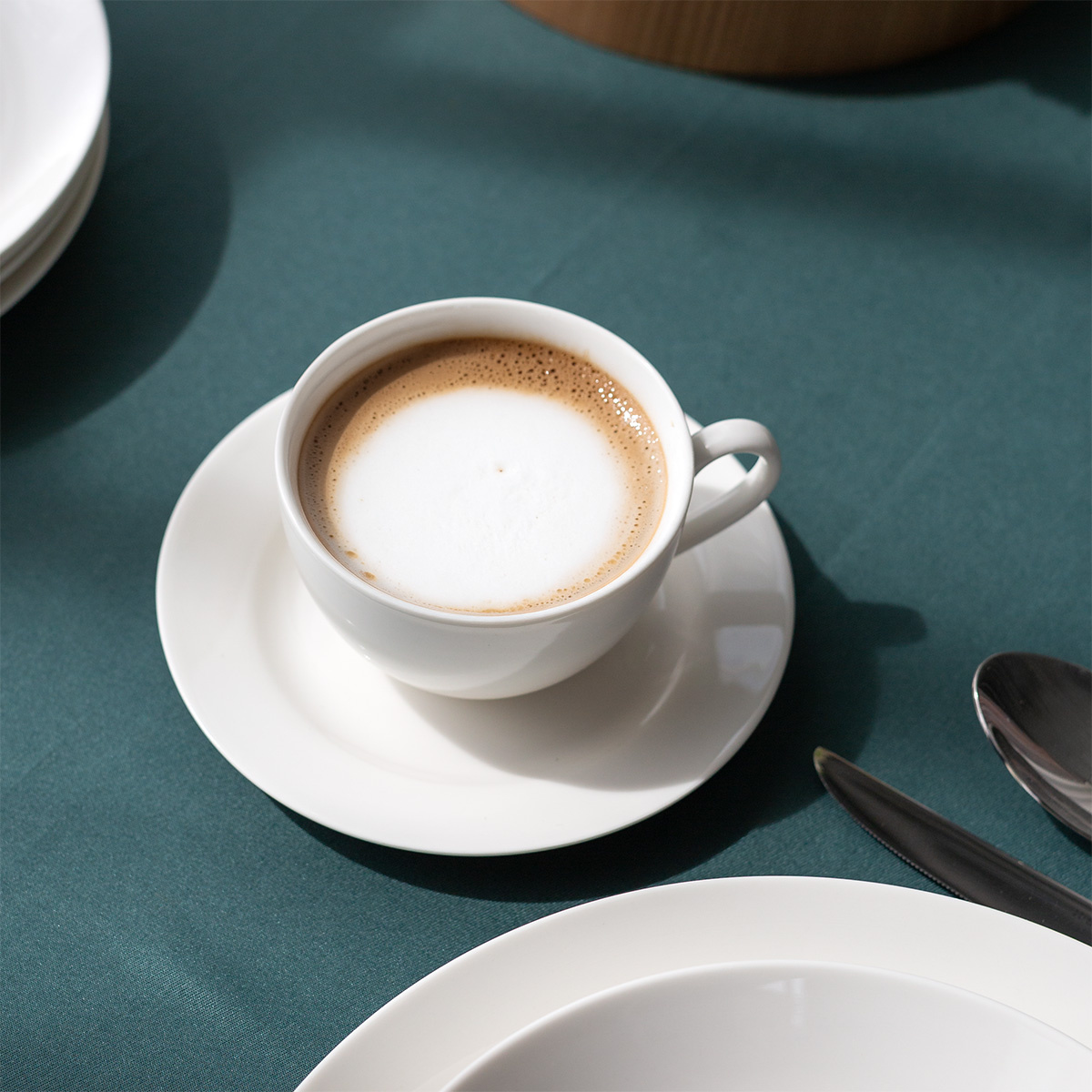 Porcelain set 28 pcs Flow white | Lunasol