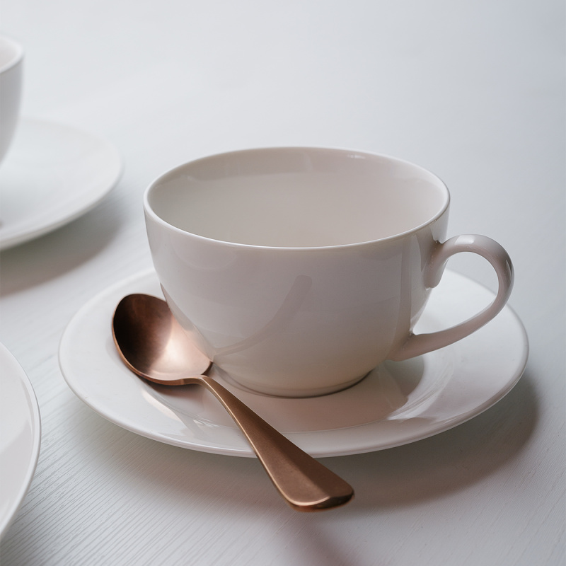 Porcelain set 28 pcs Flow white | Lunasol