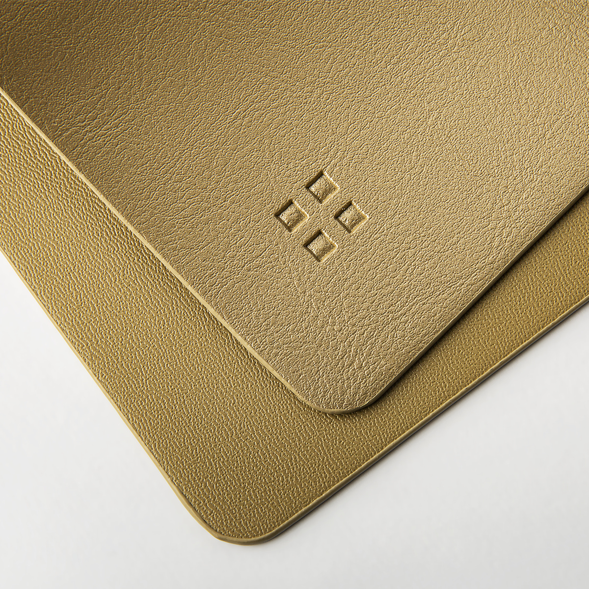 Gold placemat 45 x 32 cm – Elements Ambiente