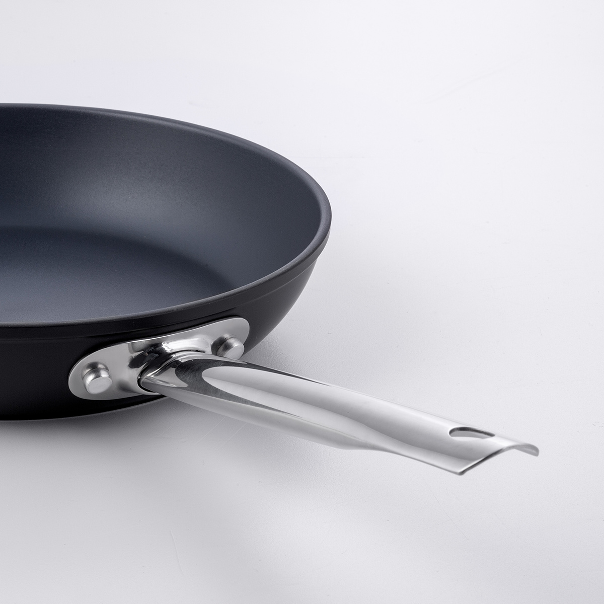 Padella con rivestimento in titanio Ø 28 cm - Saturn Terra Lunasol