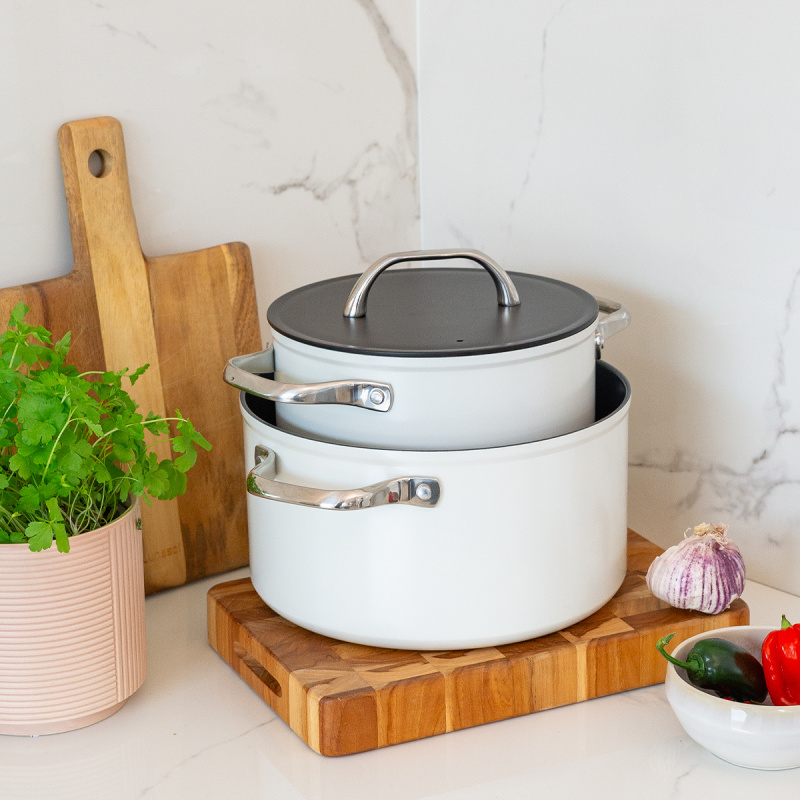 Pot with titanium coating cream Ø 24 cm - Saturn Terra Lunasol