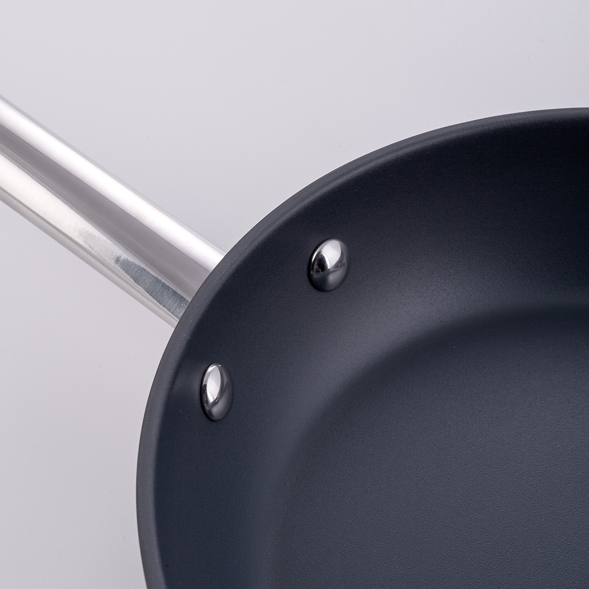 Padella con rivestimento in titanio Ø 28 cm - Saturn Terra Lunasol