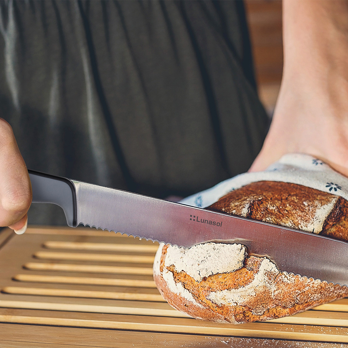 Bread Knife 20 cm - Basic