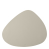 Triangular PVC placemat sand 45 x 37 cm — Elements Ambiente