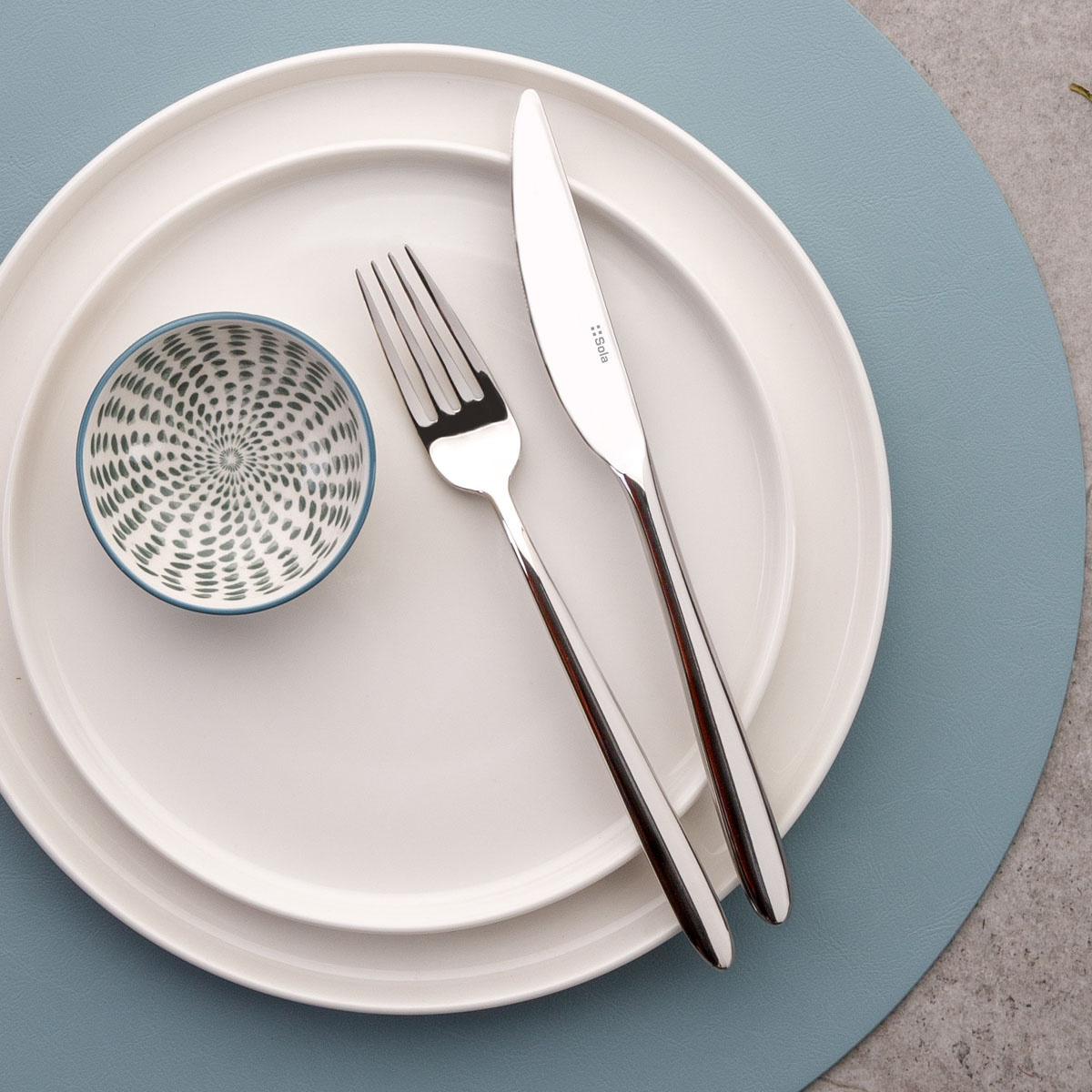 Set of white plates U-Coupe 12 pcs — Flow Lunasol