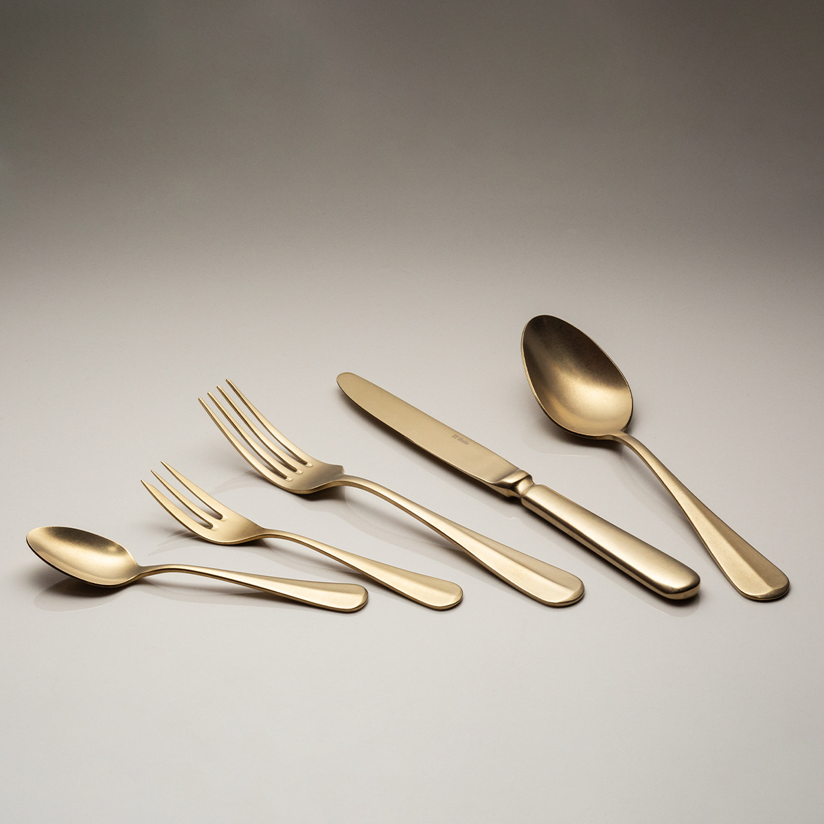 30-Piece Cutlery Set - Baguette Vintage PVD Champagne Stone Wash