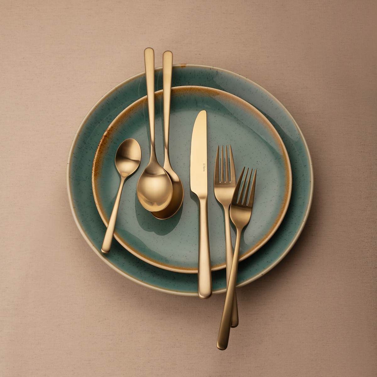 16-Piece Cutlery Set – Salamanca PVD Champagne matte