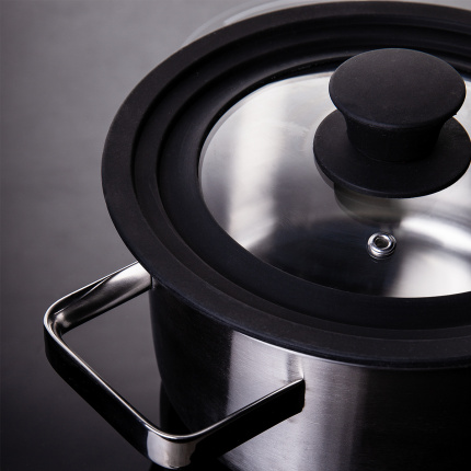 Small universal lid with steam vent Basic Economy Lunasol
