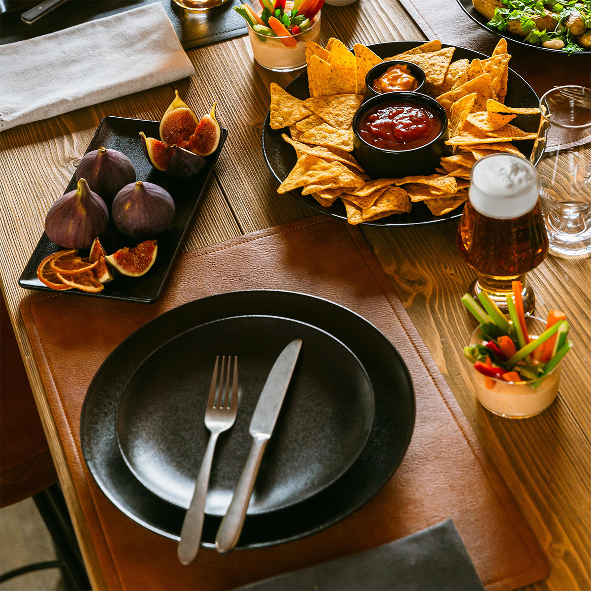 Plate set 12 pcs - BASIC Lunasol black matt