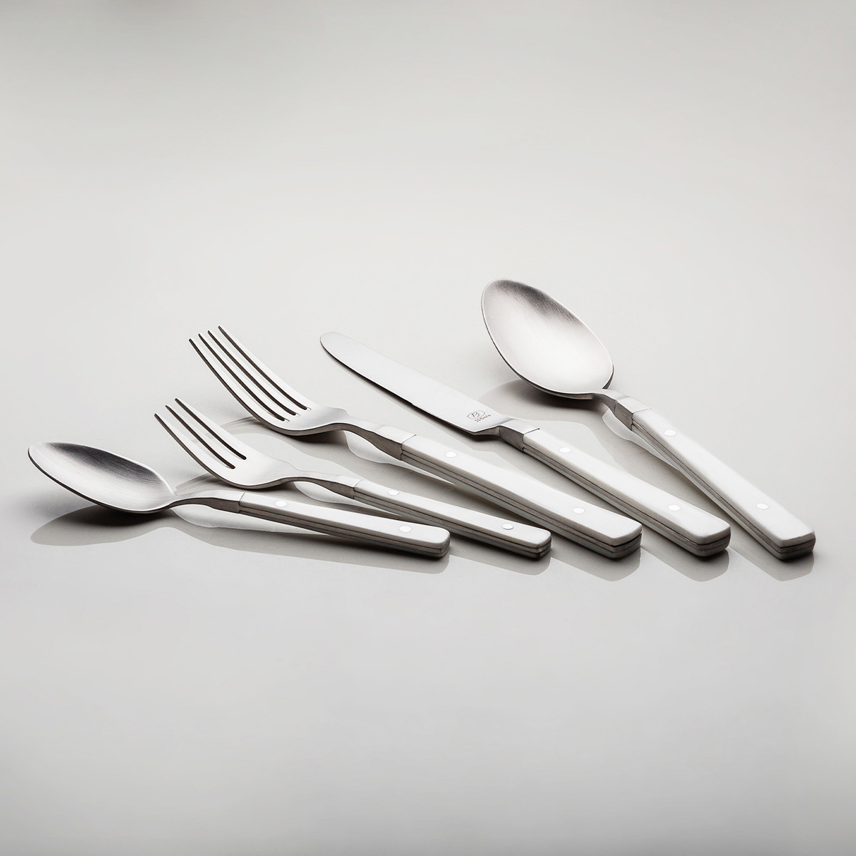 Cutlery set 30 pcs - Image POM white