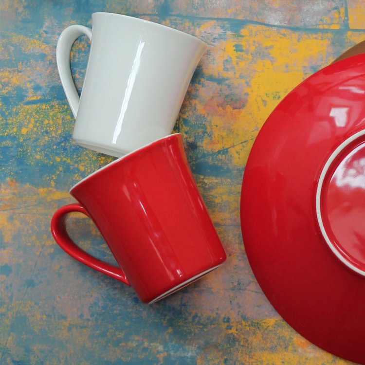 Kaffeebecher mit Henkel konisch rot - RGB