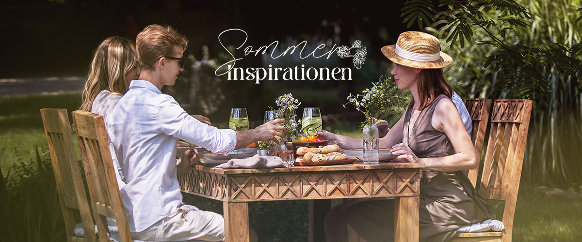 Charming outdoor table setting: English country house charm